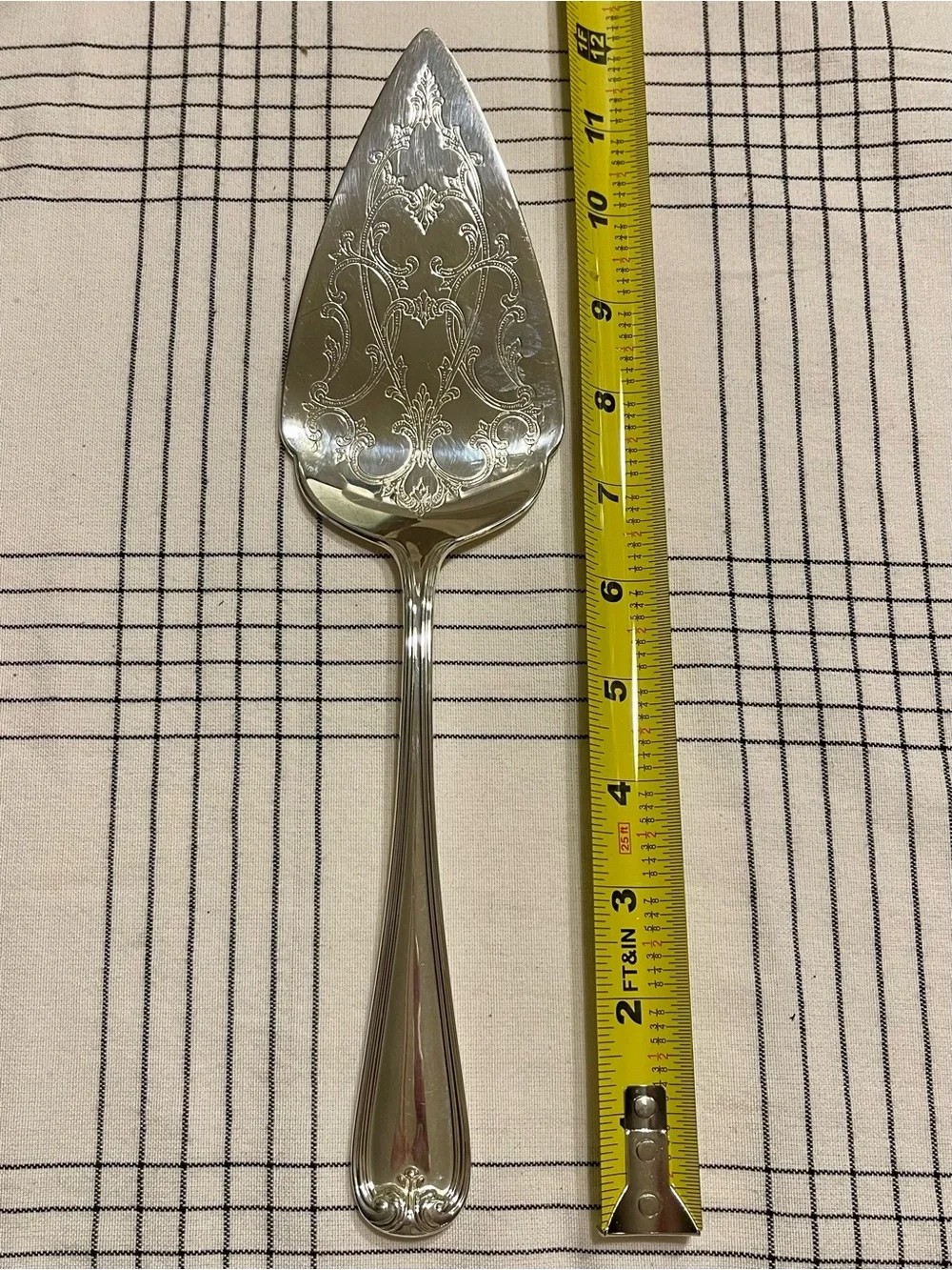 Silver Plated Ornate Cake Server - Elegant Stainless Finish